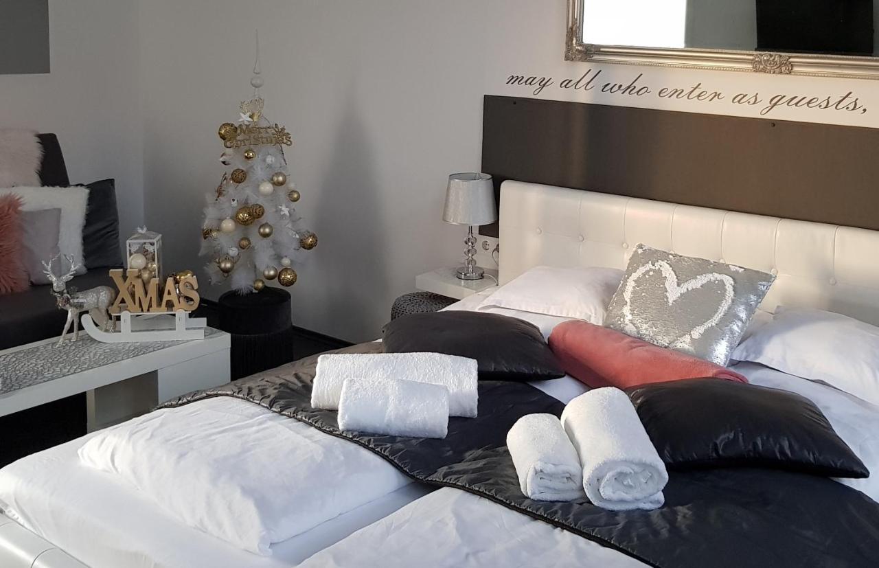 Modern Flat In City Center Budapest Eksteriør billede