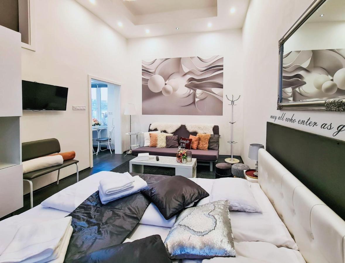Modern Flat In City Center Budapest Eksteriør billede