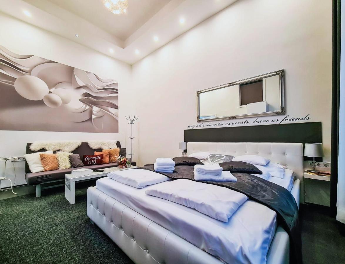 Modern Flat In City Center Budapest Eksteriør billede